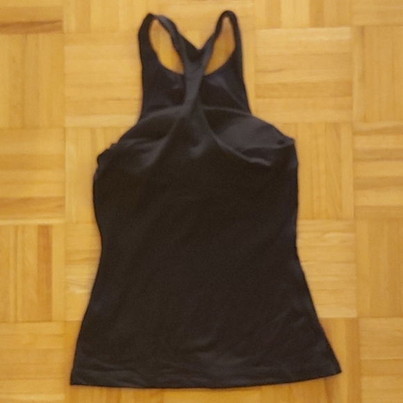 Titika workout tank - Picture 2 of 2